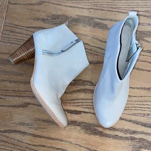 GAP Round Heel Leather Zipper Bootie ~ Clay ~ size 8